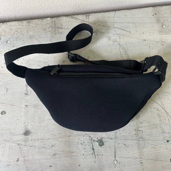 Vintage Disney world embroidered Mickey Mouse Fanny pack 90s Y2K belt bag - Picture 10 of 13